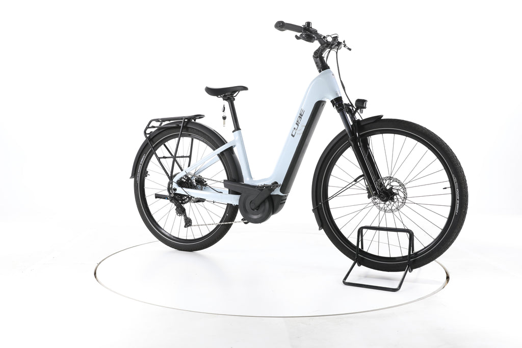 Cube Touring Hybrid ONE Trekking E-Bike Tiefeinsteiger 2026 - Image 2
