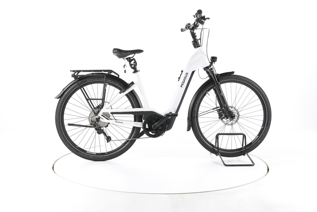 Pegasus PREMIO EVO 10 LITE COMFORT Trekking E-Bike Tiefeinsteiger - Image 1