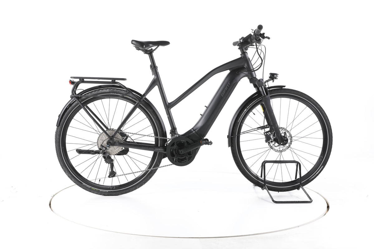 Giant Explore E+ 1 Trekking E-Bike - Image 1