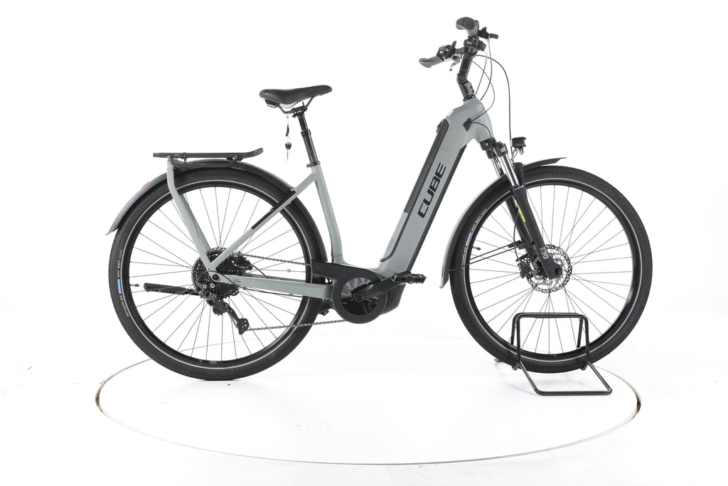Cube Kathmandu Hybrid ONE 750 Trekking E-Bike Tiefeinsteiger - Image 1