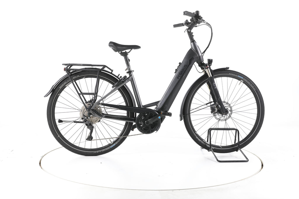Pegasus Premio Evo 10 Lite Trekking E-Bike Tiefeinsteiger - Image 1