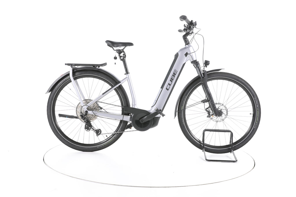 Cube Kathmandu Hybrid SLX Trekking E-Bike Tiefeinsteiger - Image 1