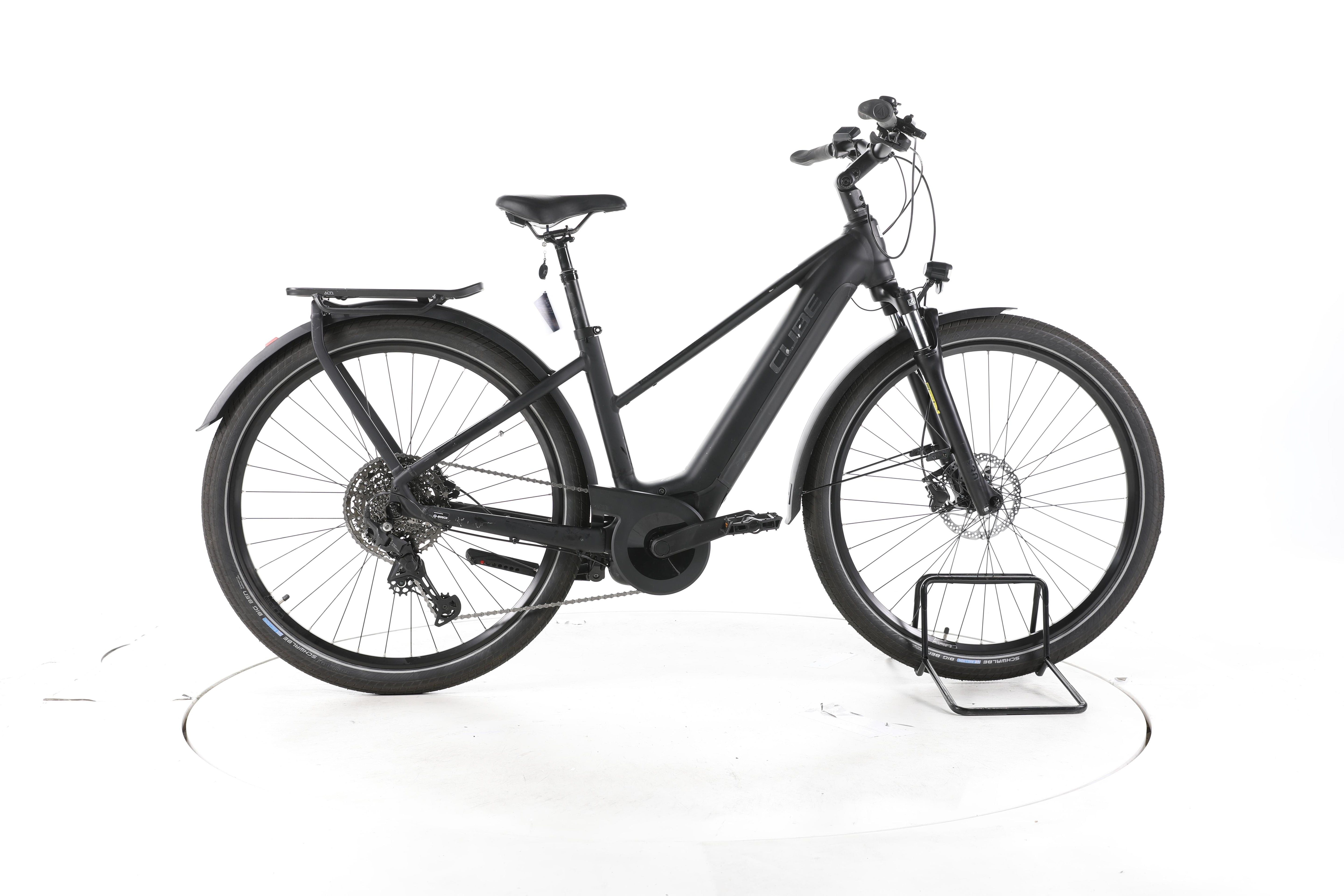 Cube Touring Hybrid Pro Trekking E-Bike 2024 - Image 1
