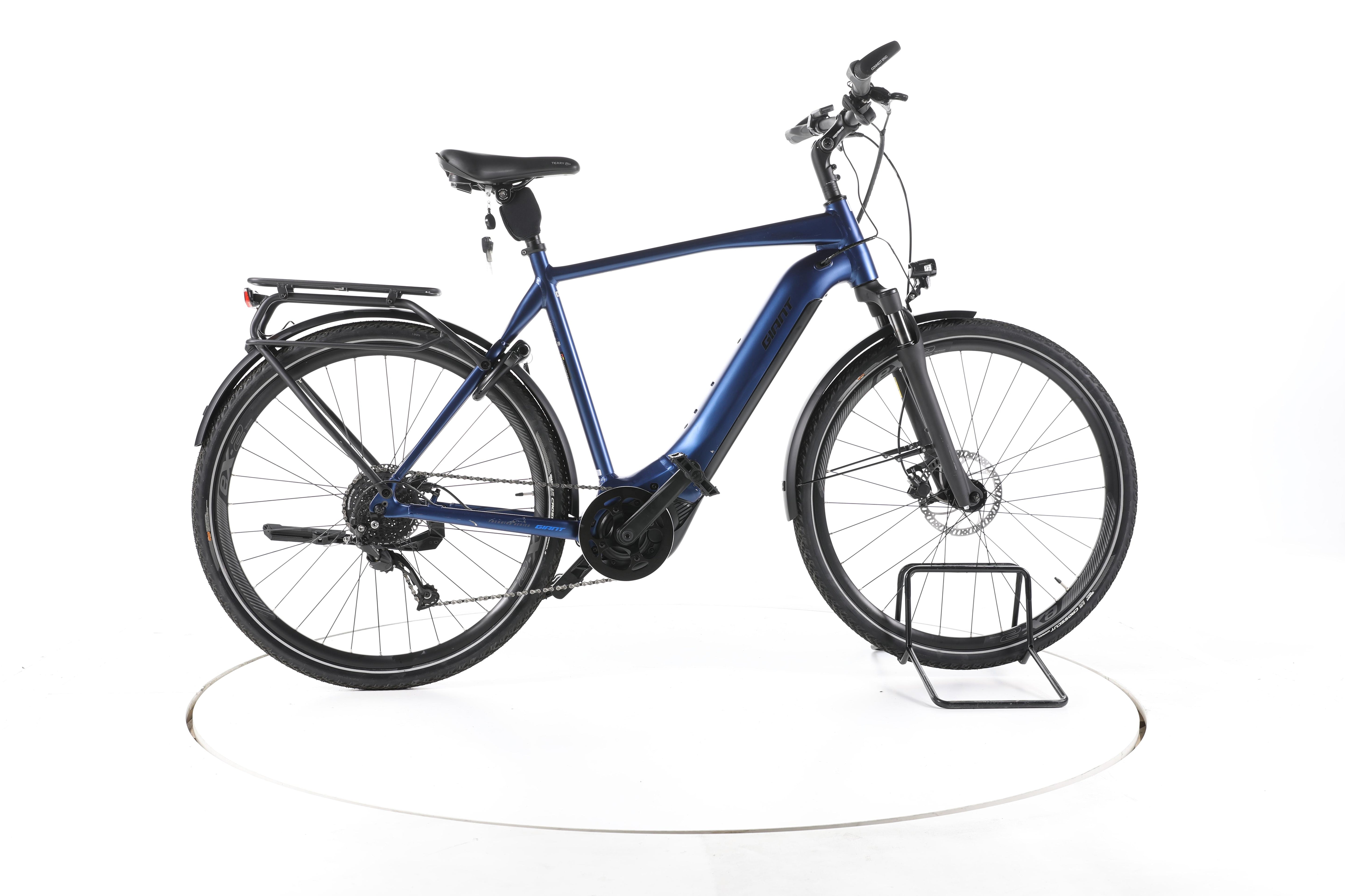 Giant Explore E+ 2 Trekking E-Bike - Image 1