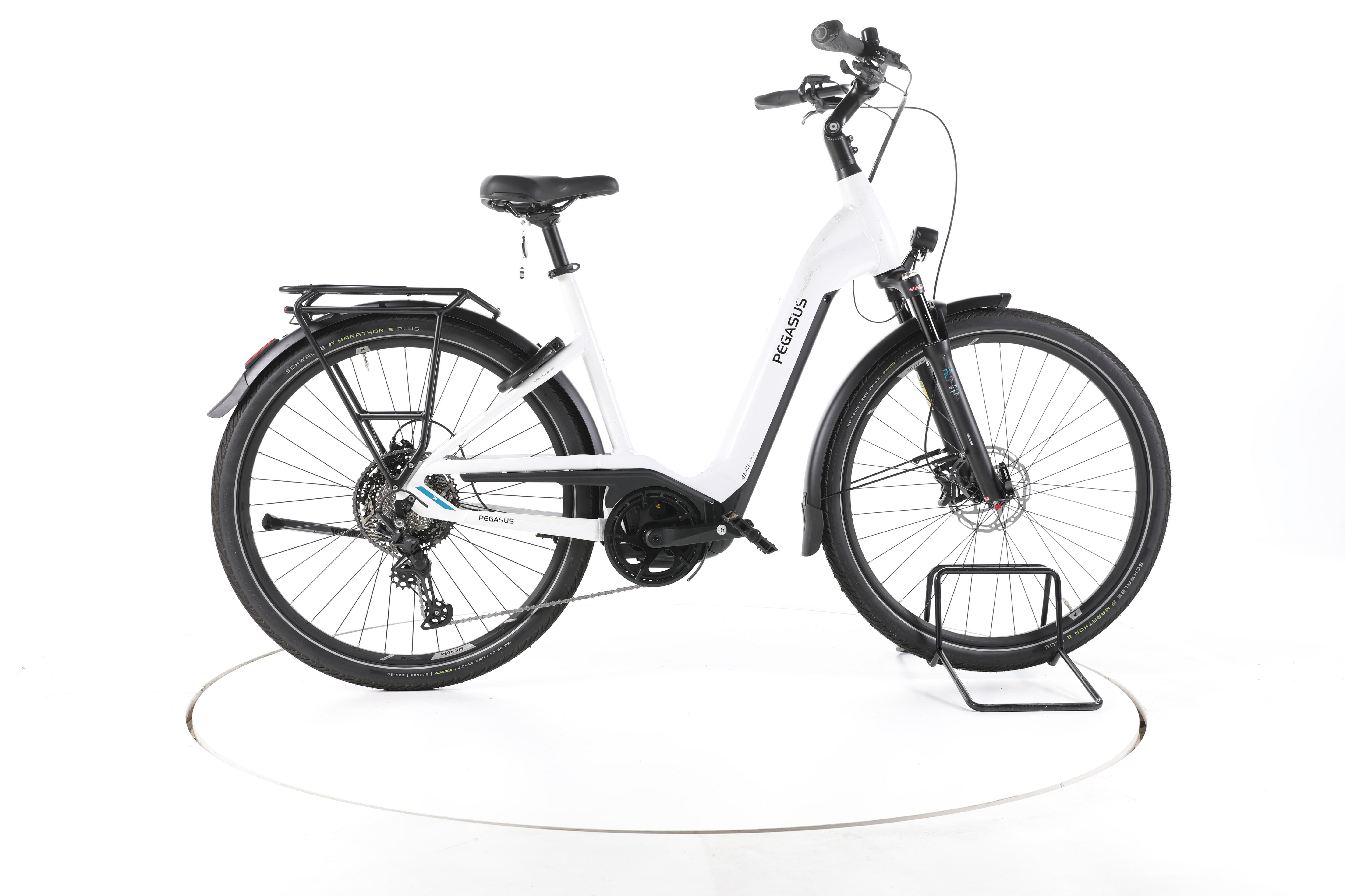 Pegasus Premio EVO 11 Trekking E-Bike Tiefeinsteiger - Image 1