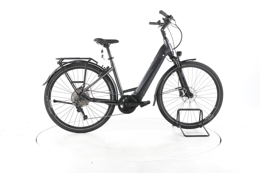 Pegasus Premio EVO 10 Lite Trekking E-Bike Tiefeinsteiger - Image 1