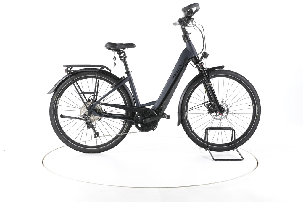 Pegasus Premio Evo Lite Comfort Trekking E-Bike Tiefeinsteiger - Image 1