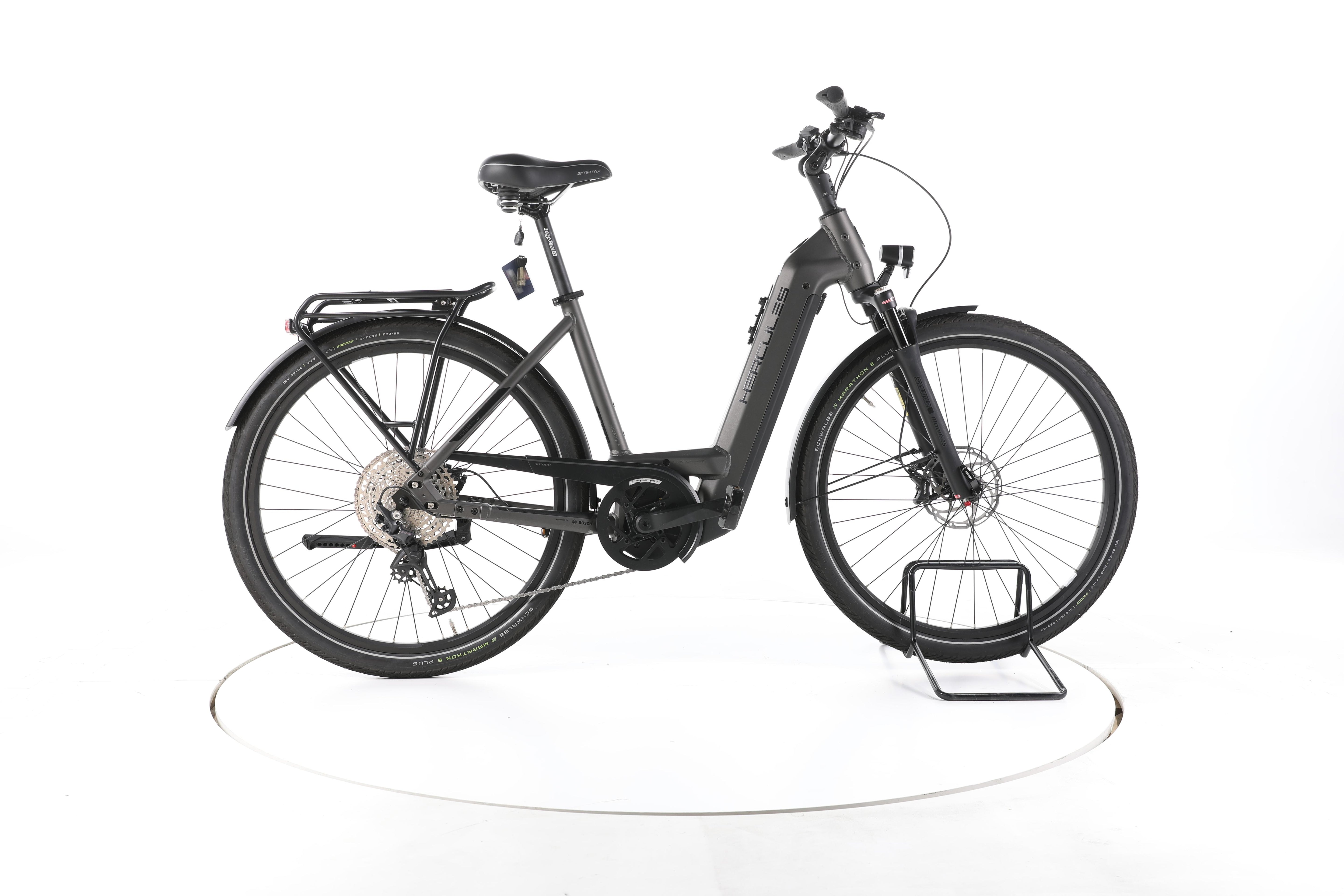 Hercules Futura Max I-12 Trekking E-Bike Tiefeinsteiger - Image 1