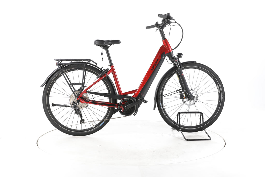 Pegasus Premio Evo 10 Lite Trekking E-Bike Tiefeinsteiger - Image 1
