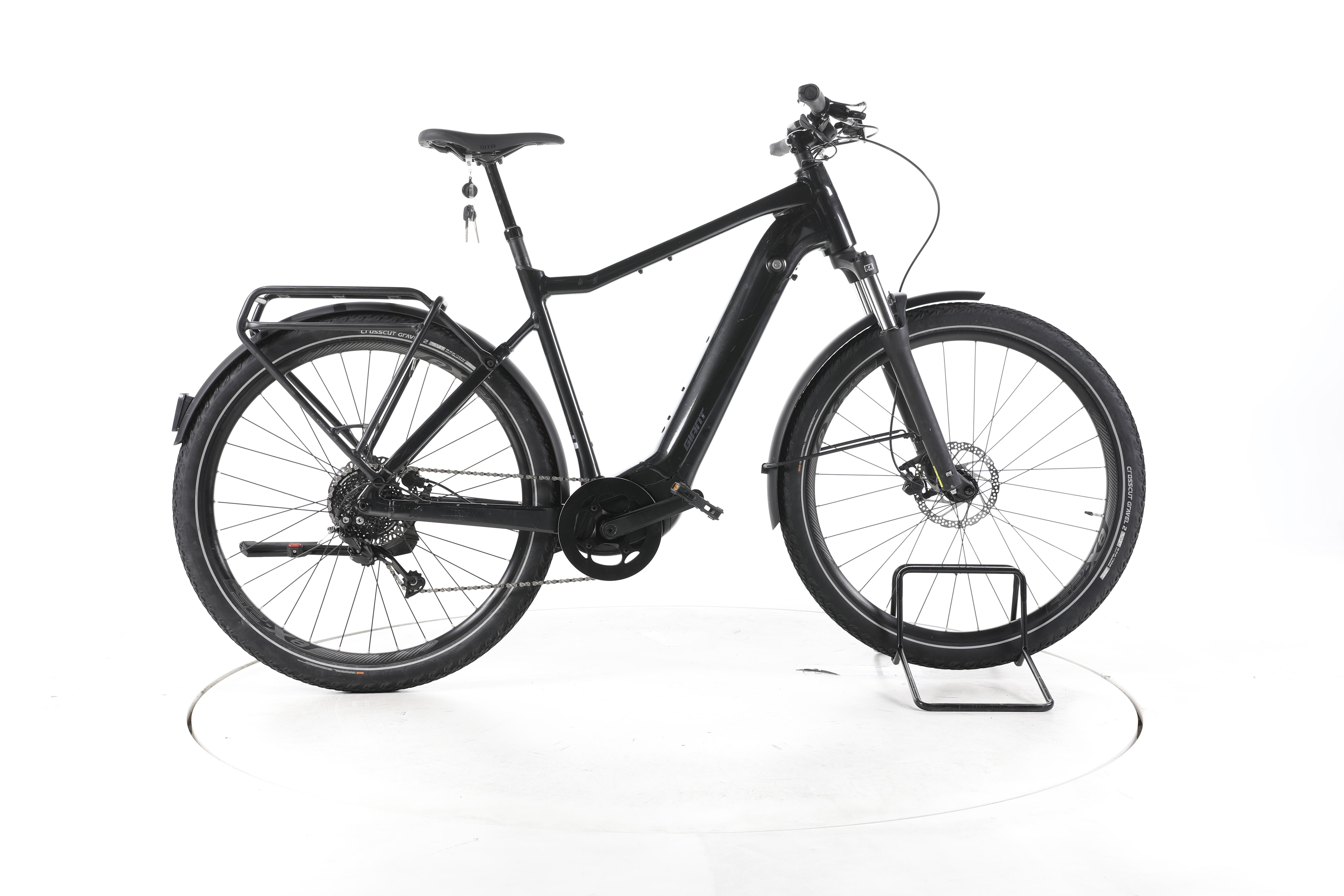 Giant Explore E+2 Trekking E-Bike - Image 1