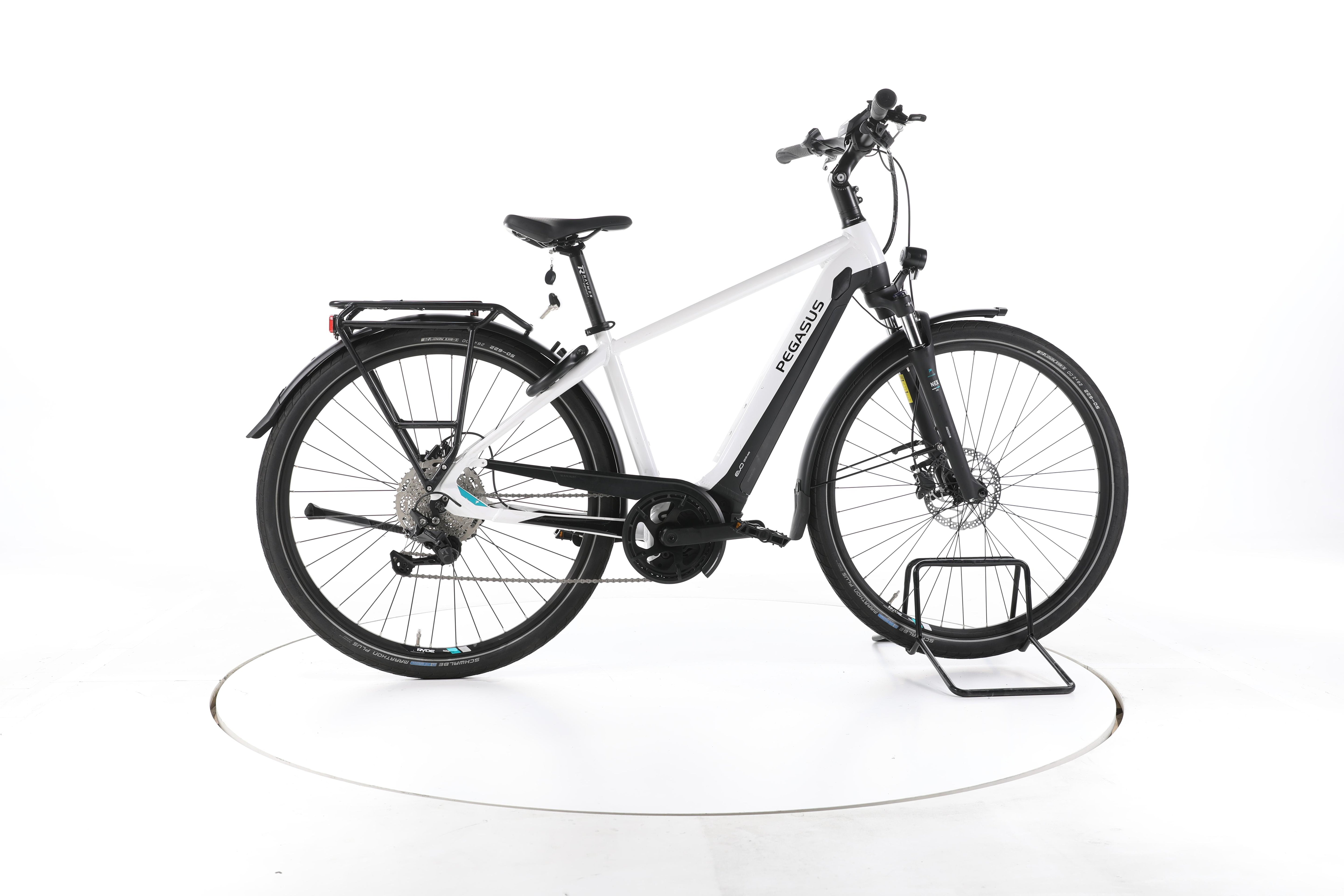 Pegasus Premio EVO 10 Lite Trekking E-Bike - Image 1