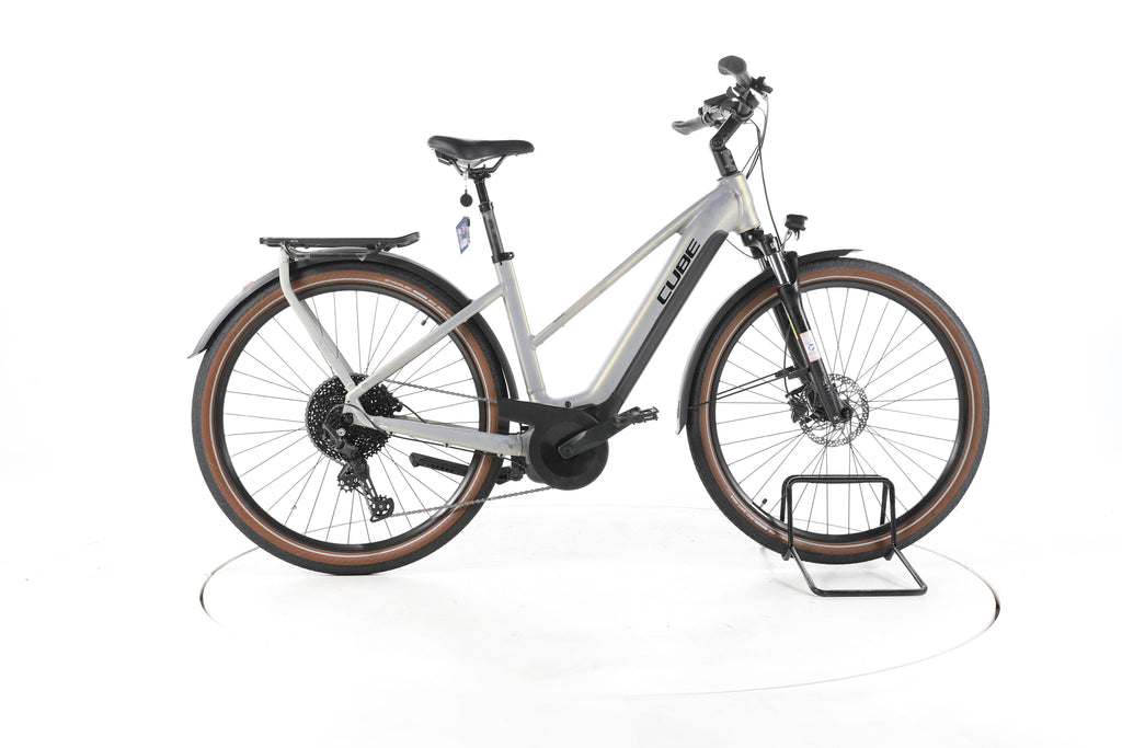 Cube Touring Hybrid Pro Trekking E-Bike - Image 1