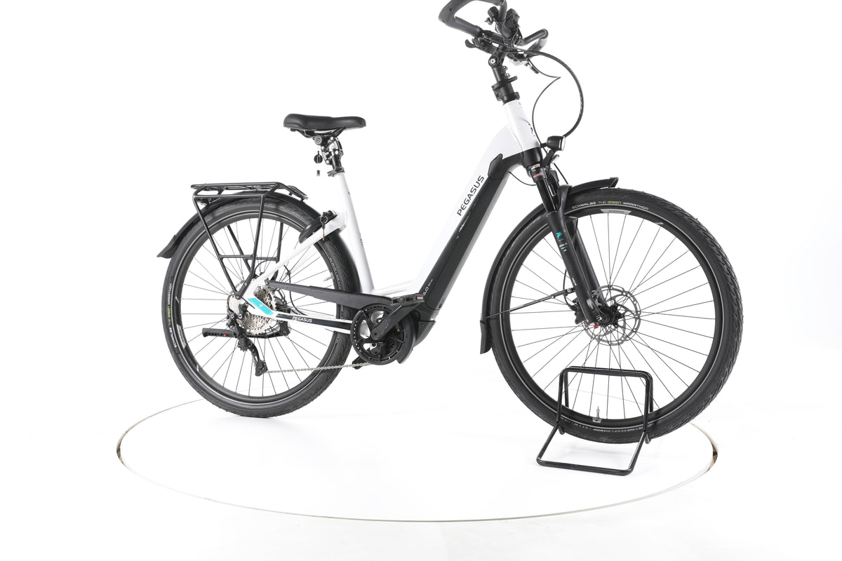 Pegasus Premio Evo 10 Lite Comfort Trekking E-Bike Tiefeinsteiger - Image 2