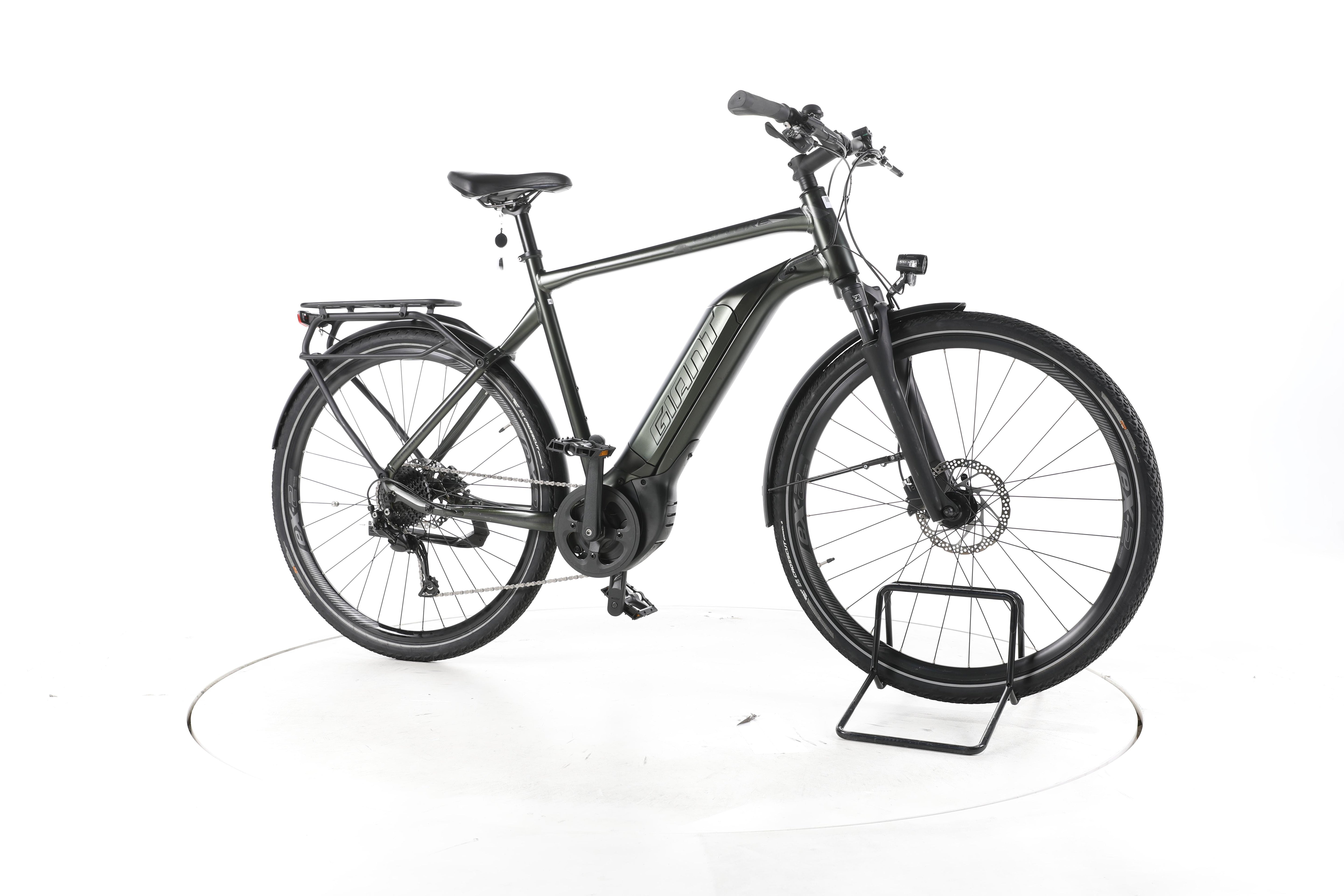Giant Explore E+ 3 Trekking E-Bike - Image 2