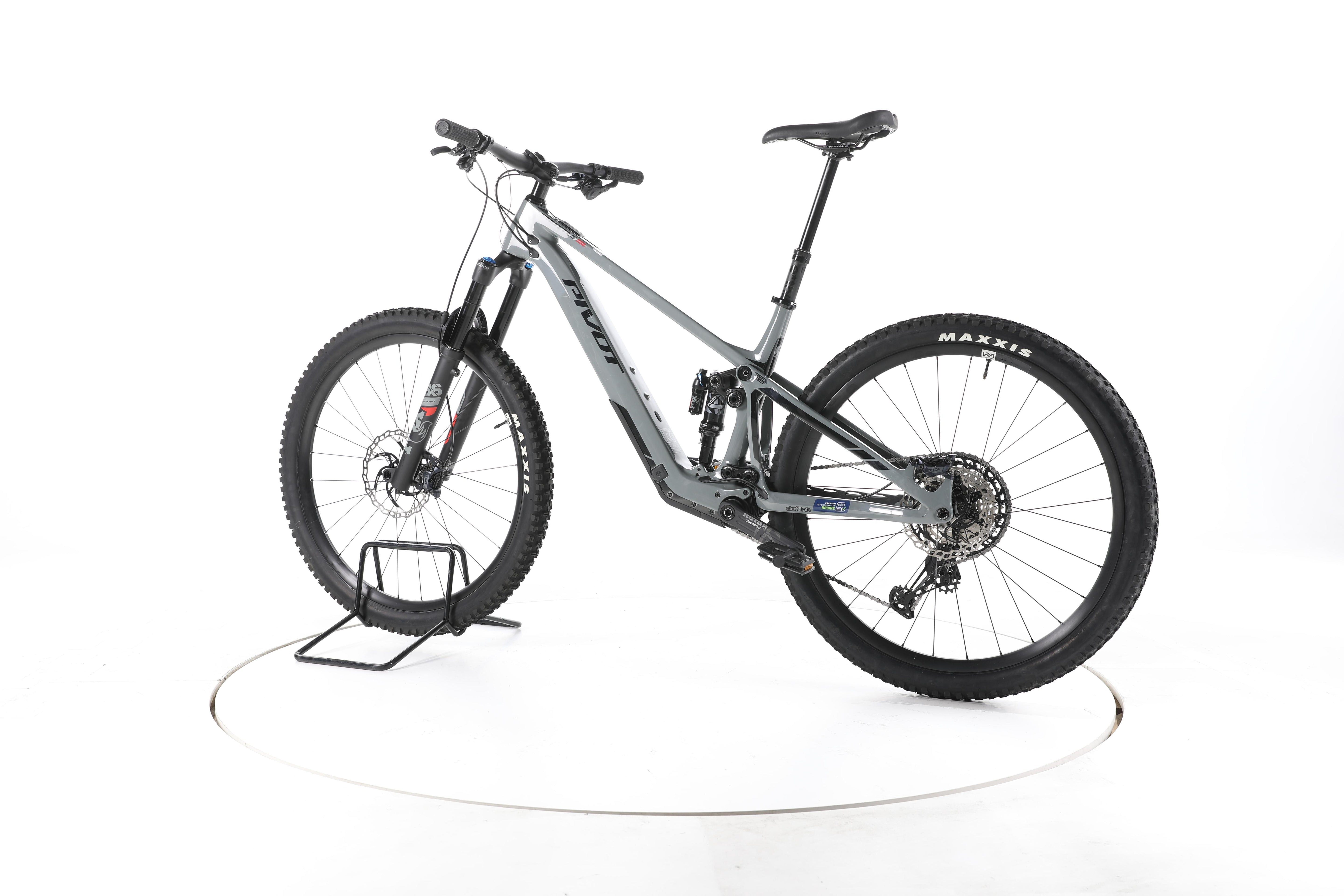 Pivot Cycles Shuttle SL Ride SLX/XT E-Bike Fully Carbon - Image 8