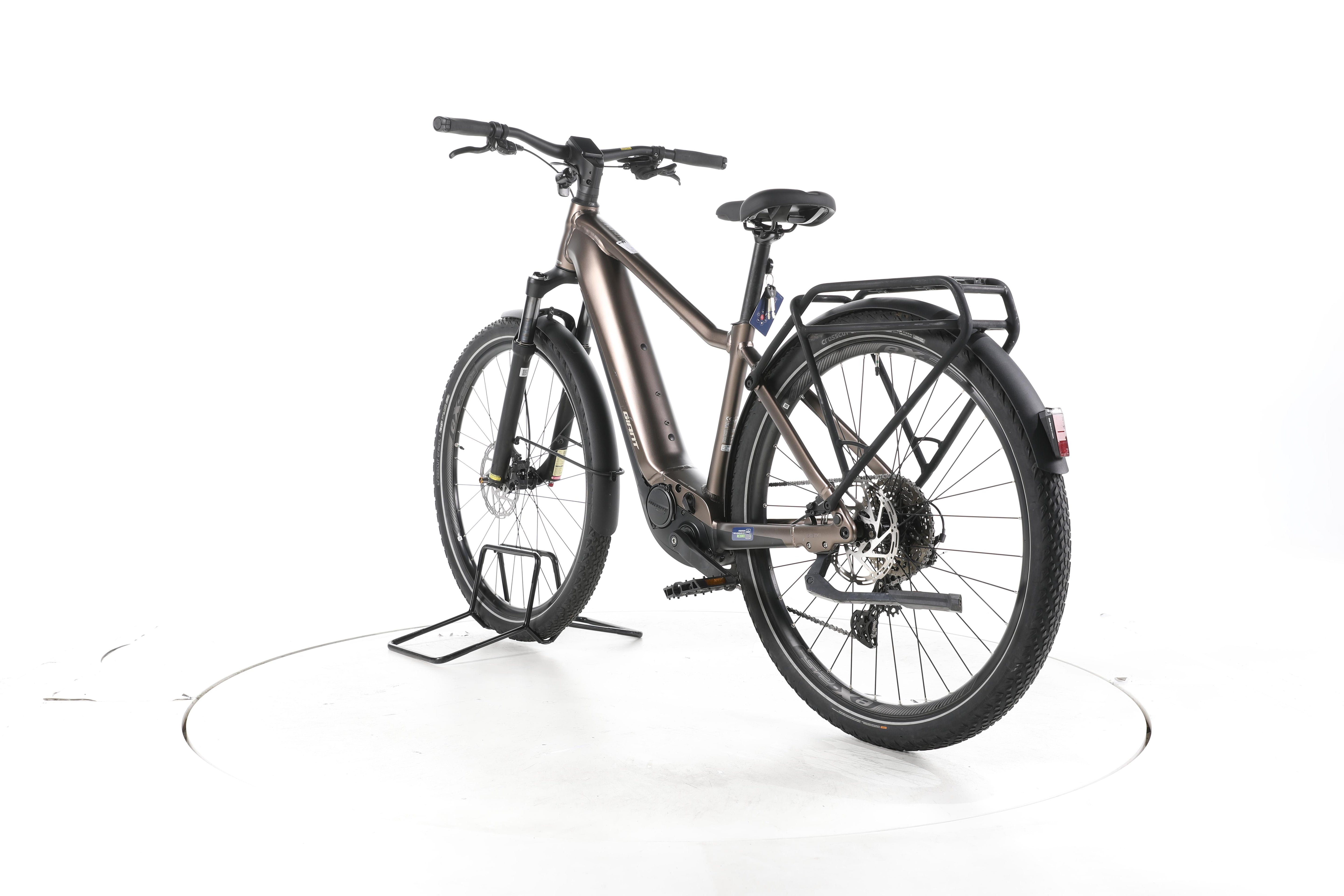 Giant Explore E+ Pro 1 Trekking E-Bike - Image 9