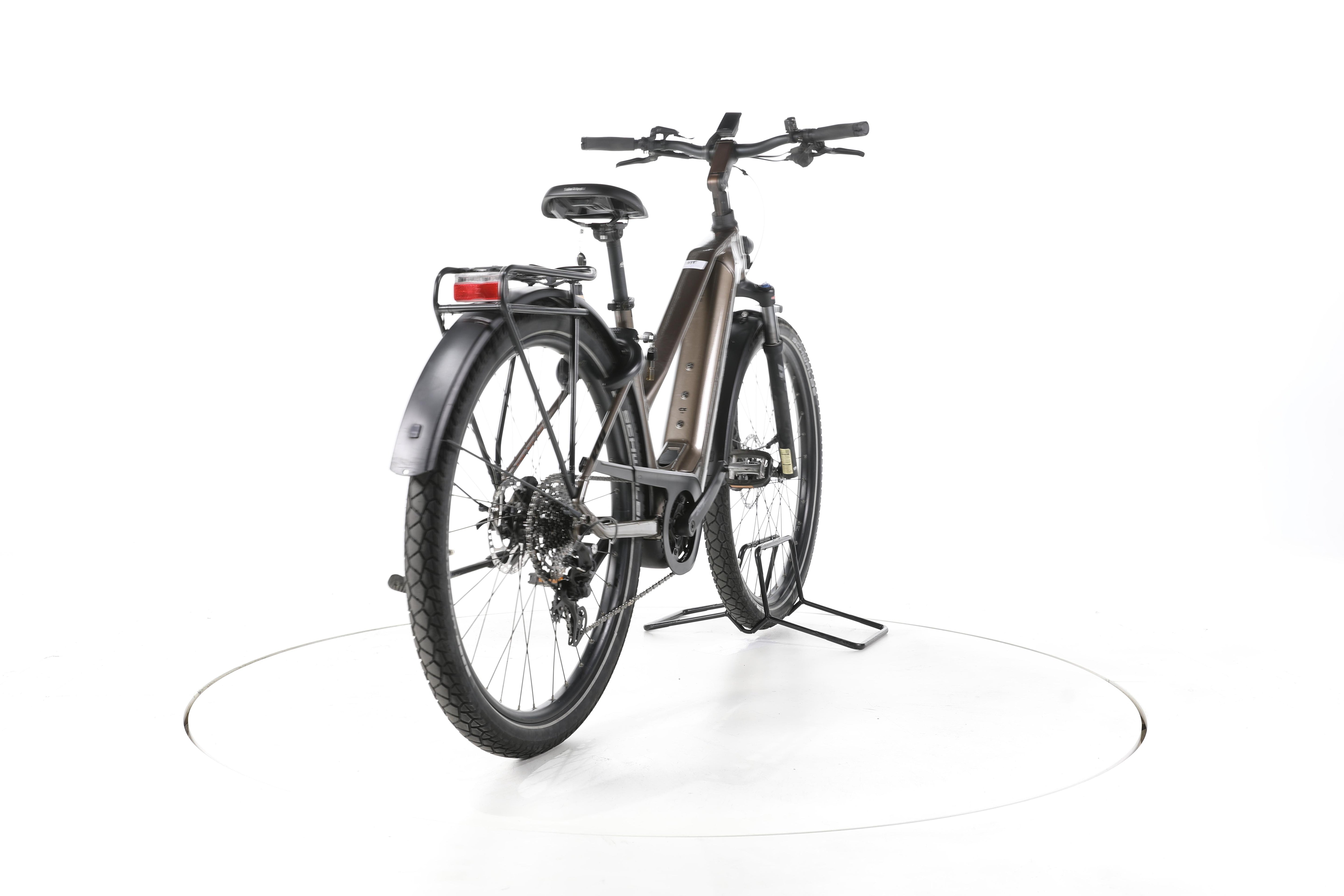 KTM Macina Gran 710 Trekking E-Bike - Image 11