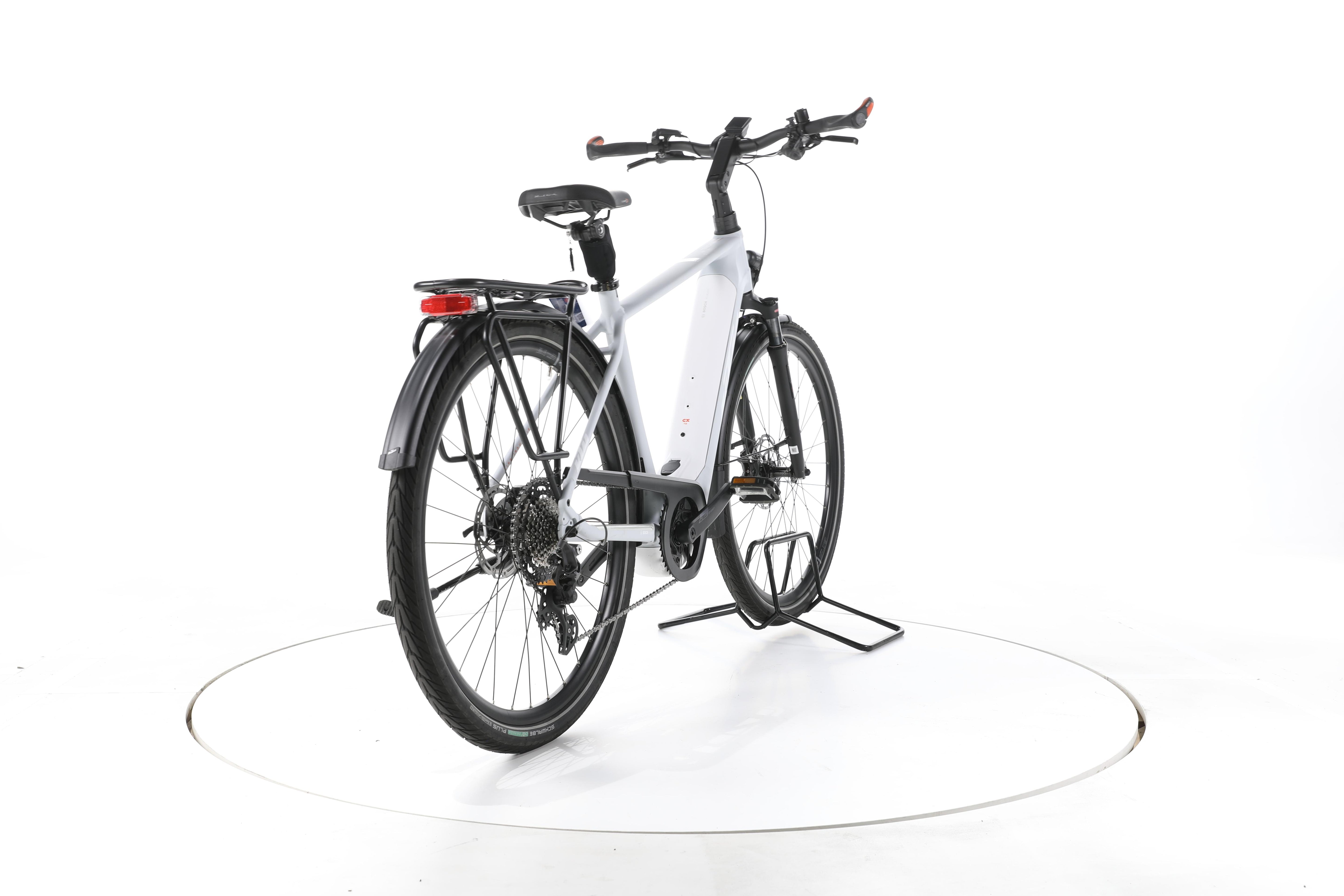 KTM Macina Style Pro Trekking E-Bike - Image 11
