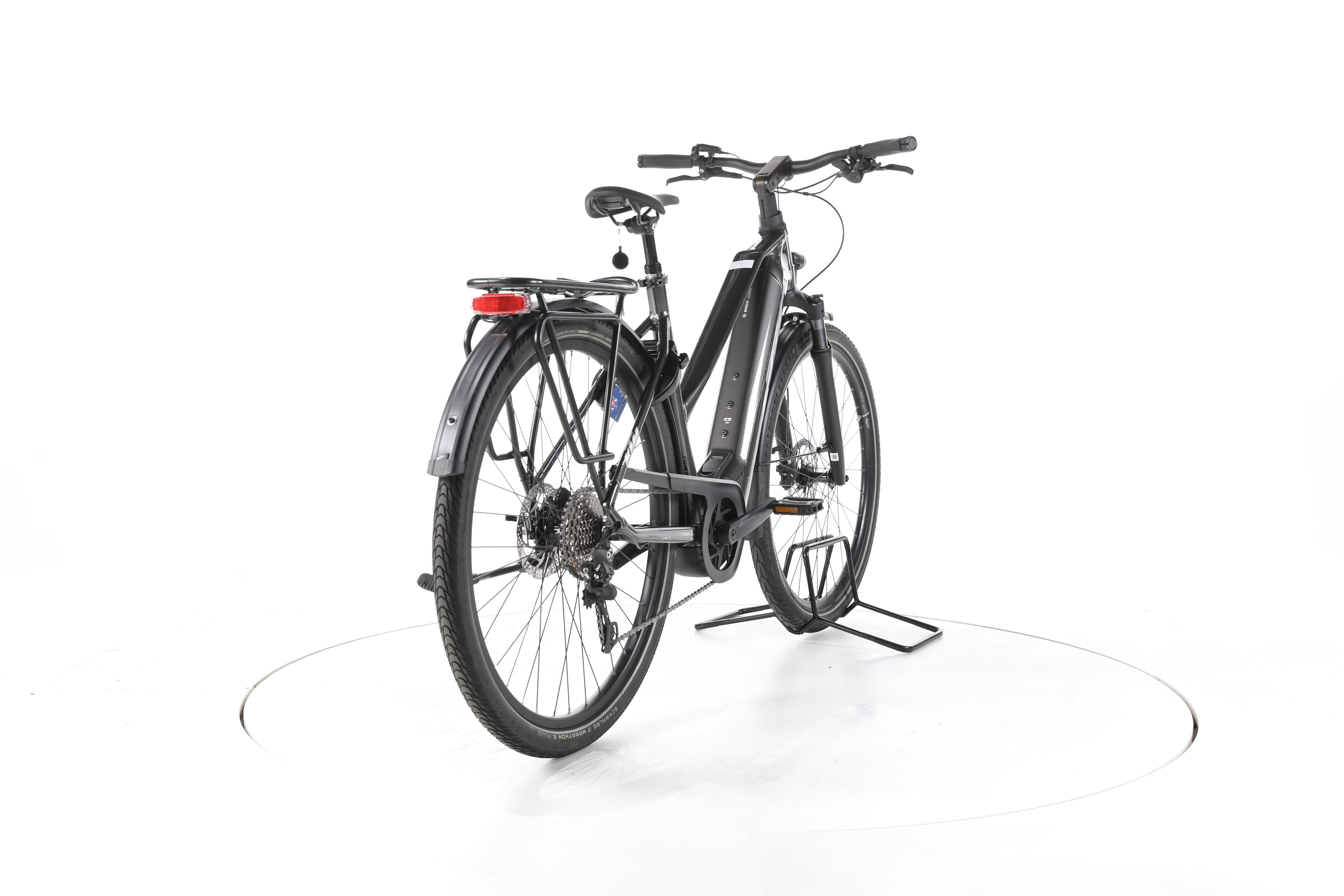 KTM Macina Style 740 Trekking E-Bike - Image 11