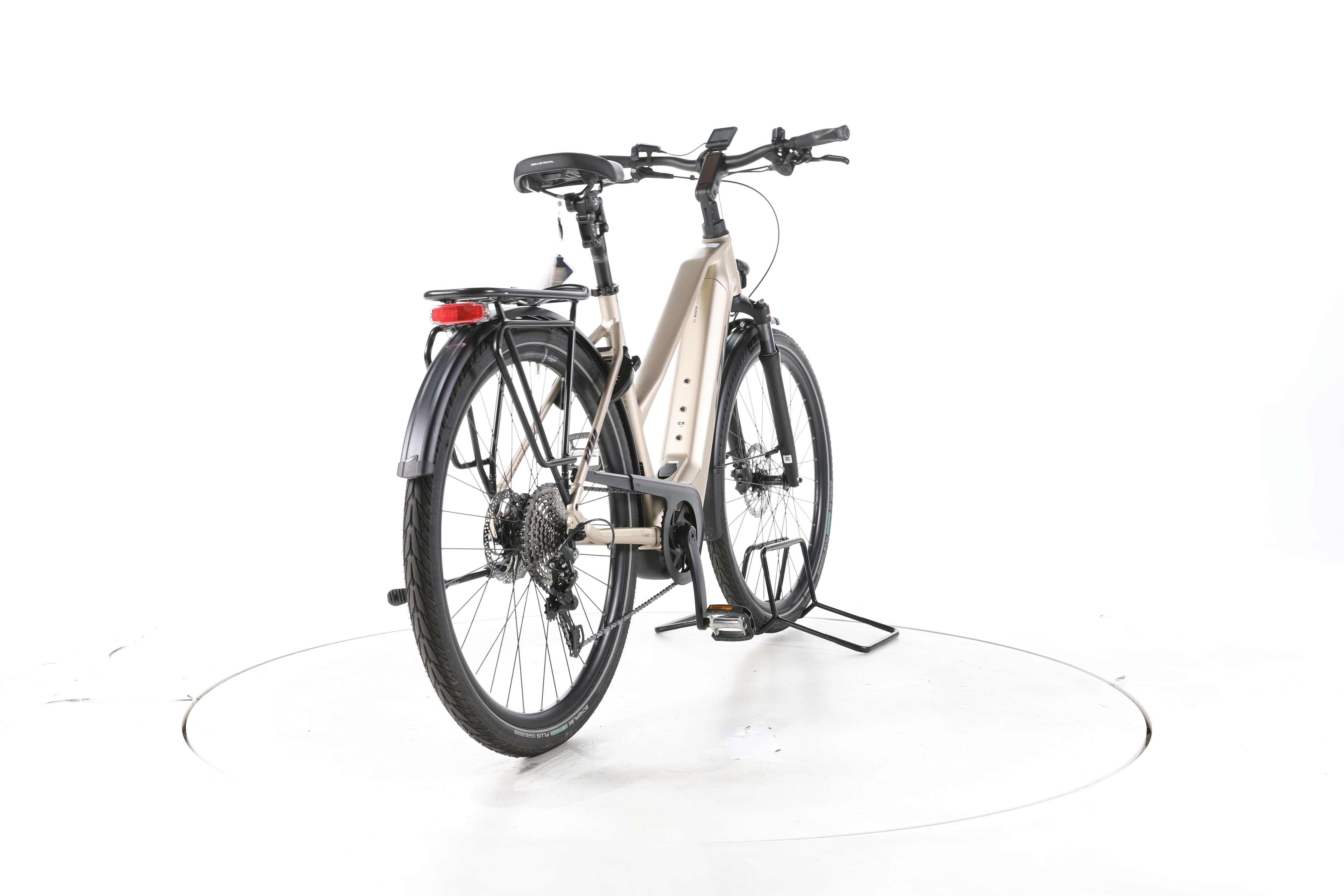 KTM Macina Style 740 Trekking E-Bike - Image 11