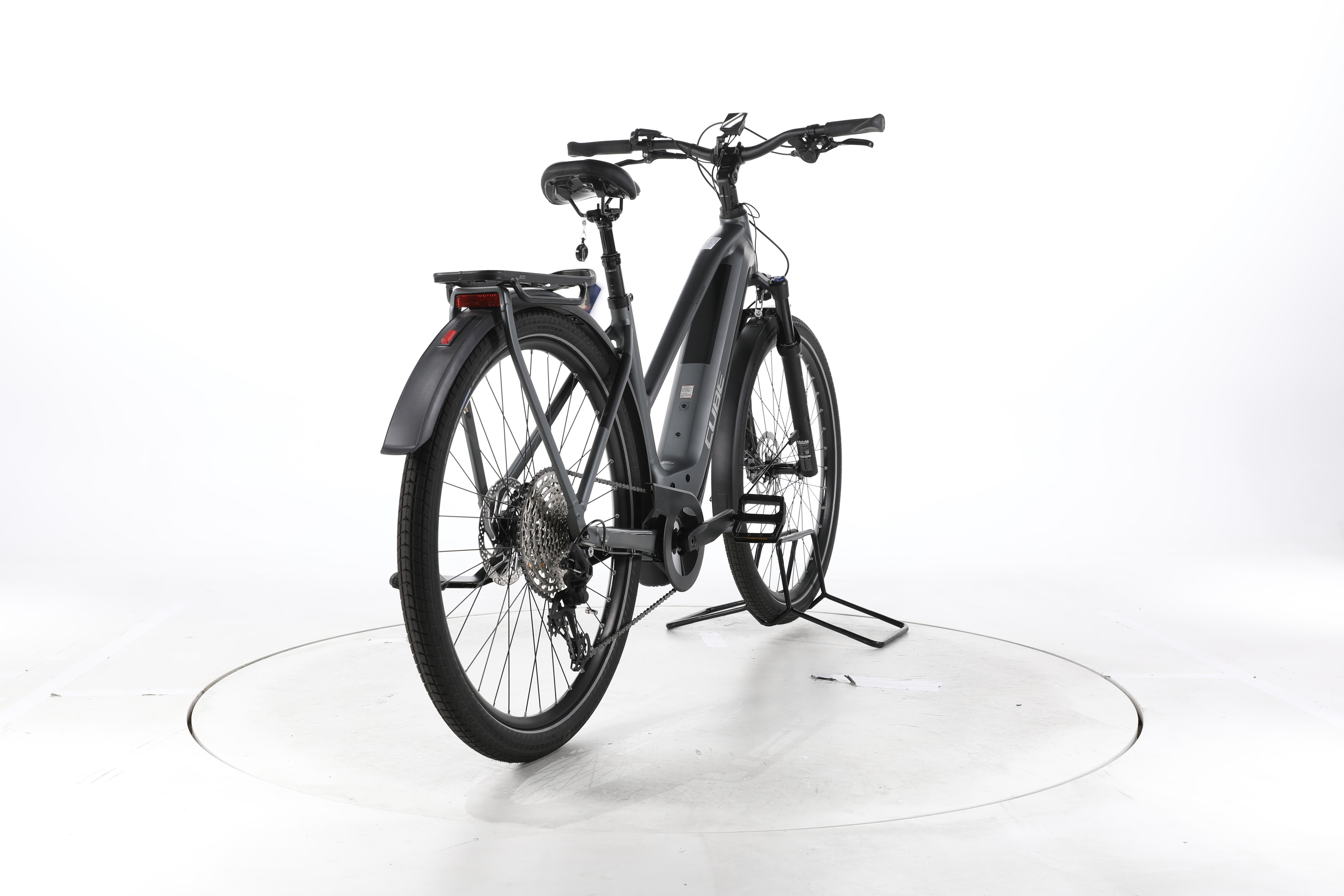 Cube Kathmandu Hybrid Pro Trekking E-Bike - Image 11
