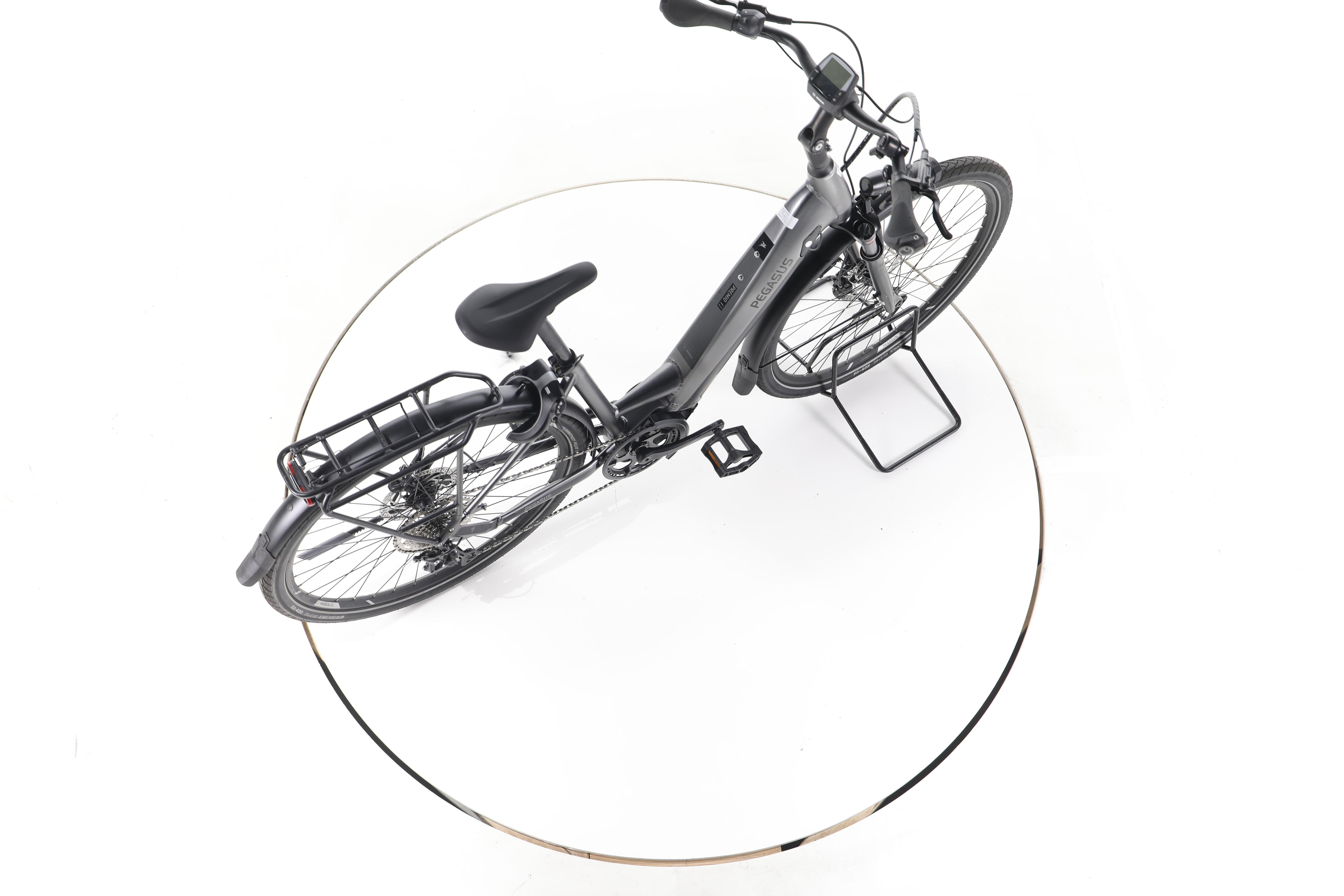 Pegasus Premio Evo 10 Lite Trekking E-Bike Tiefeinsteiger - Image 24